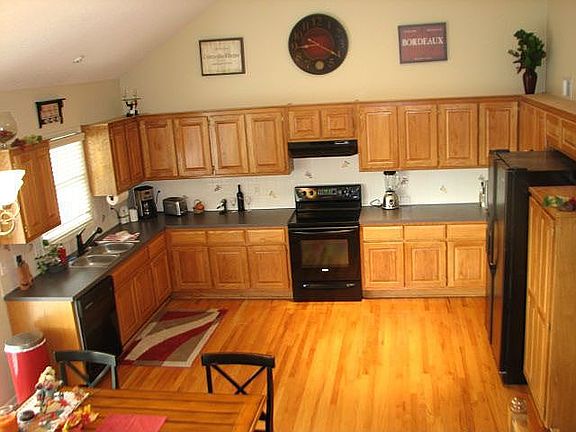 4th image of 21511 W 52nd Ter
