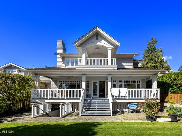 2236 Haywood Ave, West Vancouver, BC V7V 1X6