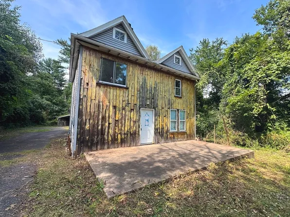 25 Kendrick St, South Hadley, MA 01075