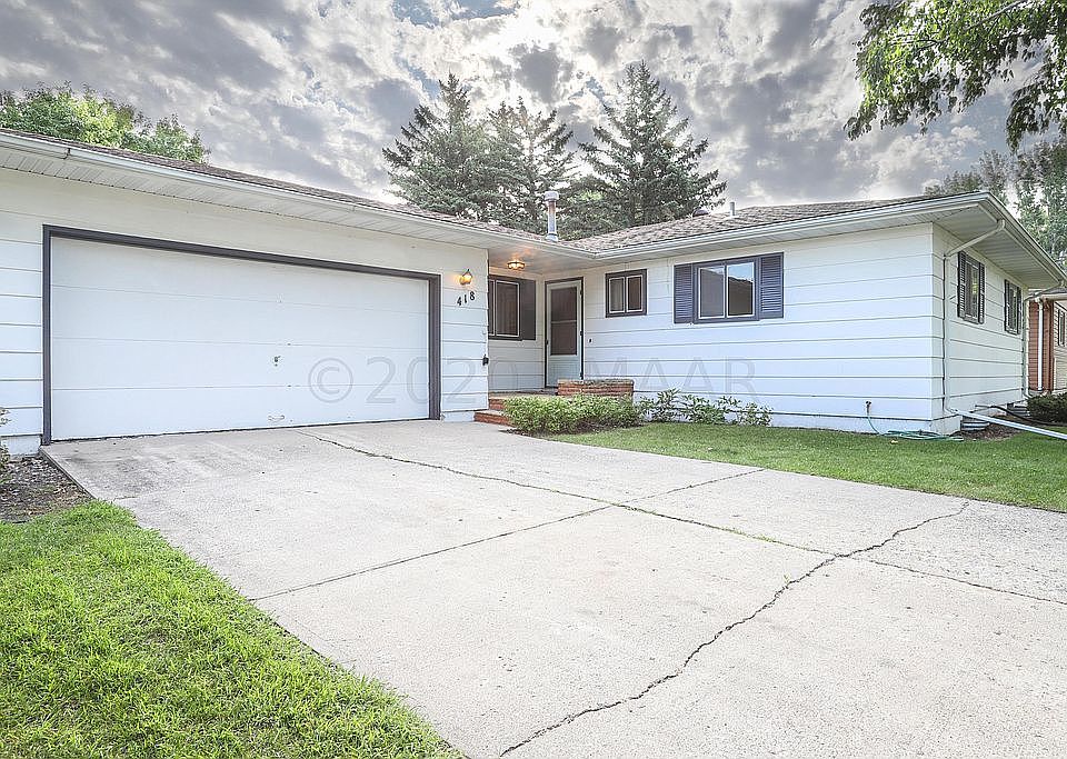 1st image of 418 Horn Ave