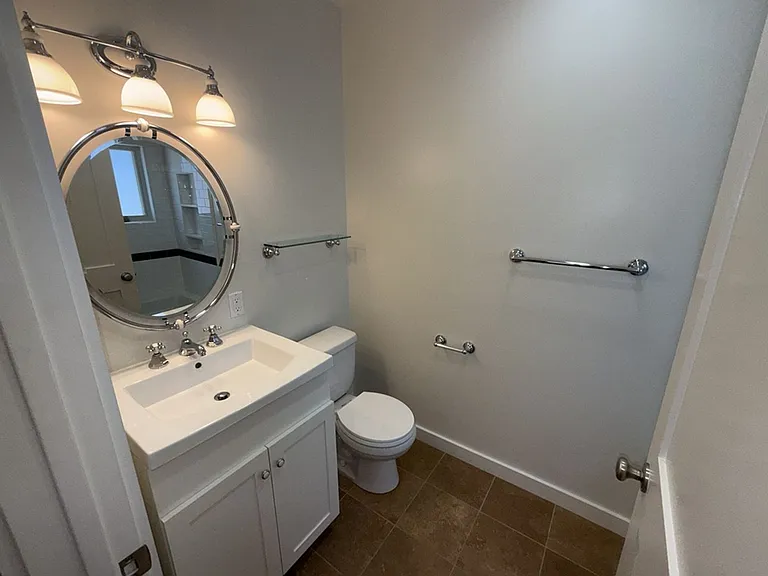 2746 N Kenneth Rd — Photo 29