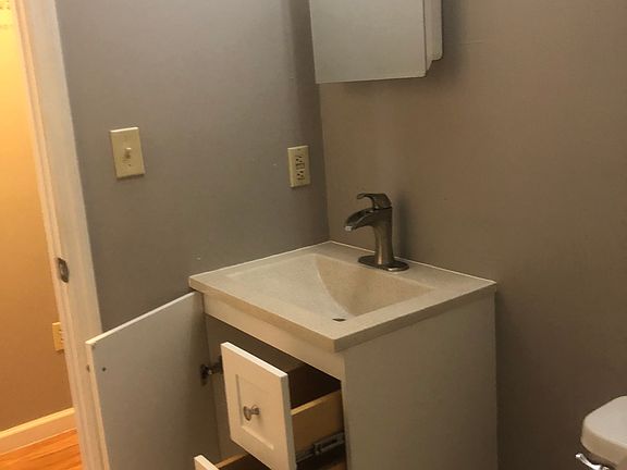 2nd image of 1719 Guy St