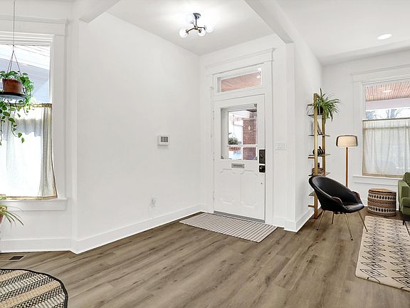4th image of 618 Parkway Ave
