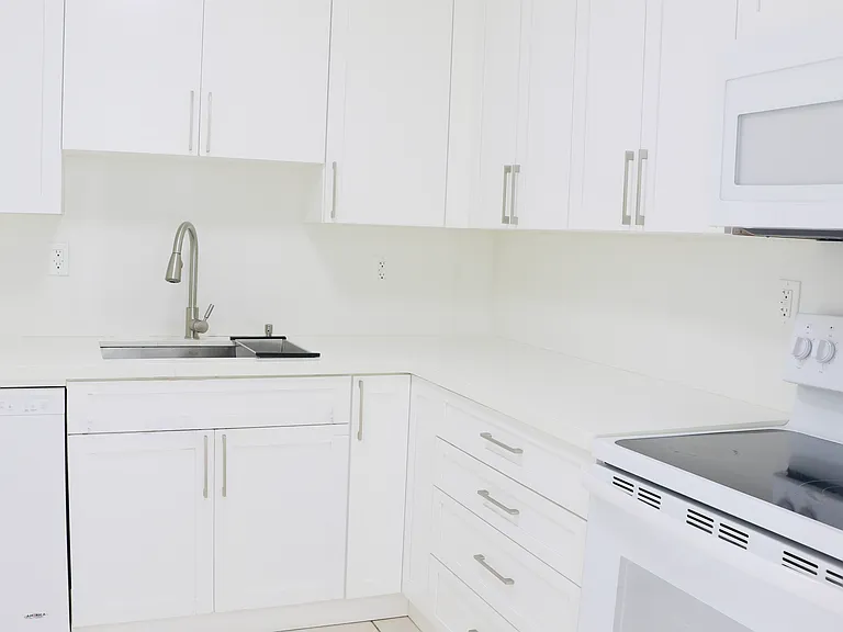 6900 Bay Dr #4A — Photo 8