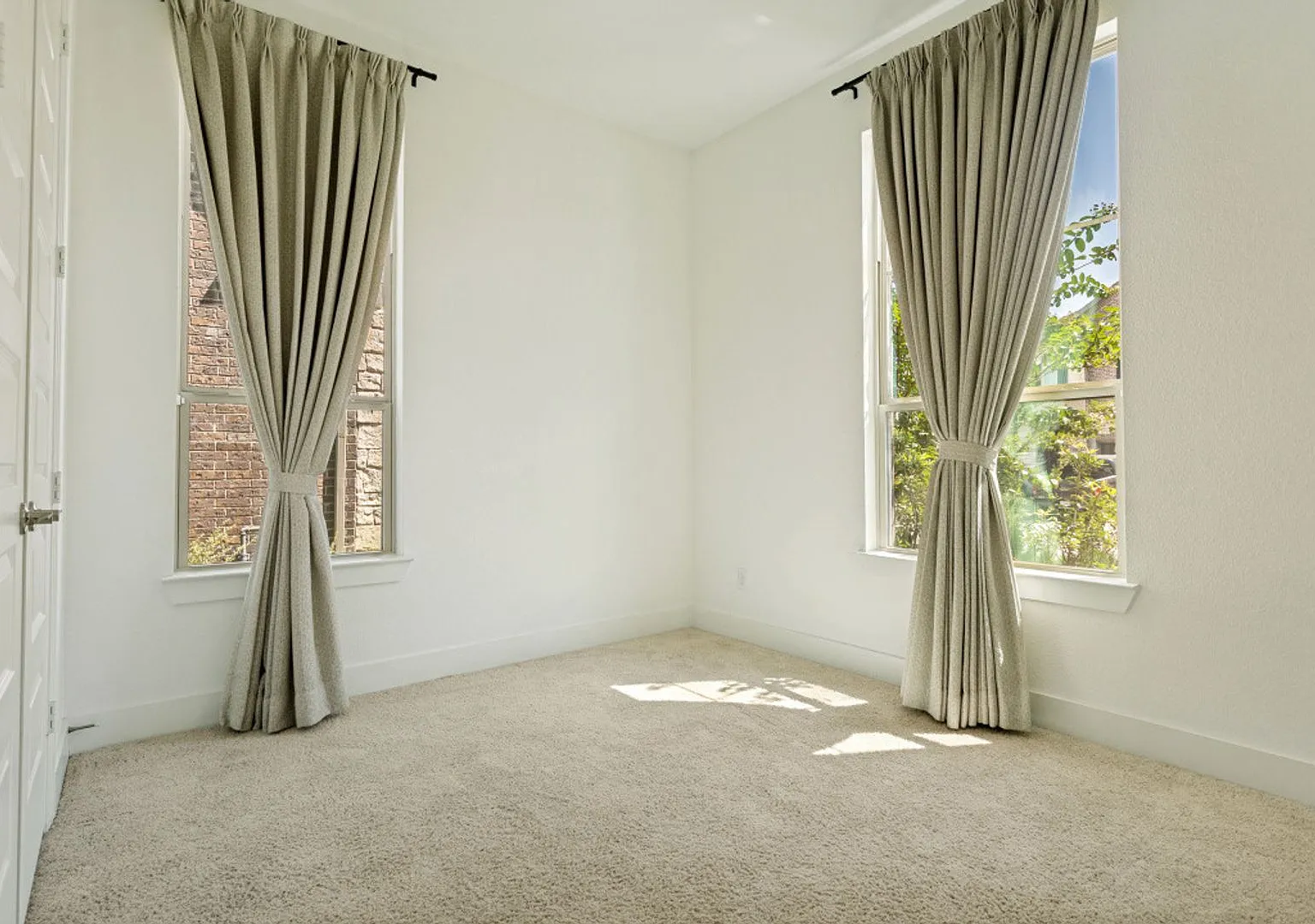 Available now ready for immediate move in — Photo 4