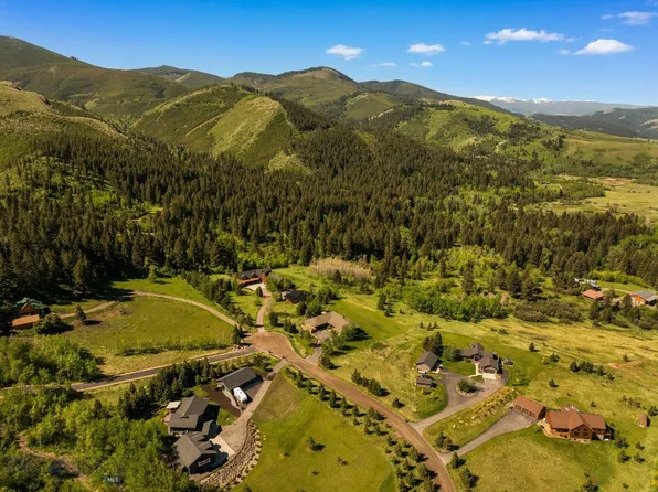 303 S Big Elk Meadow Rd, Gallatin Gateway, MT 59730