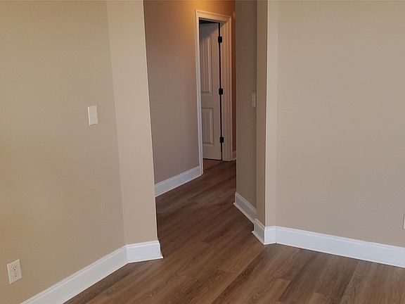 5th image of 9737 Faversham Ct