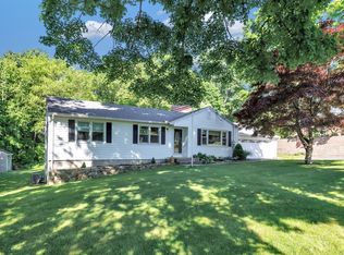 226 Walnut Tree Hill Rd, Shelton, CT 06484