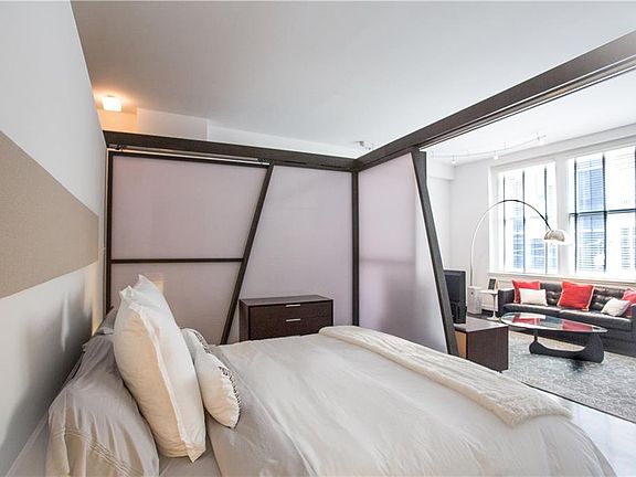 5th image of 335 Carondelet St #209