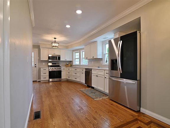 5th image of 6835 Ardale Dr