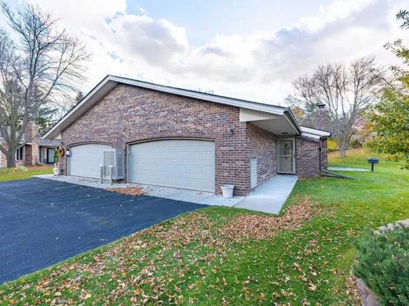 1855 Juneau Ln N, Plymouth, MN 55447