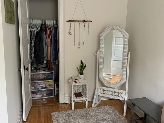 5th image of 1831 W Evergreen Ave #3R