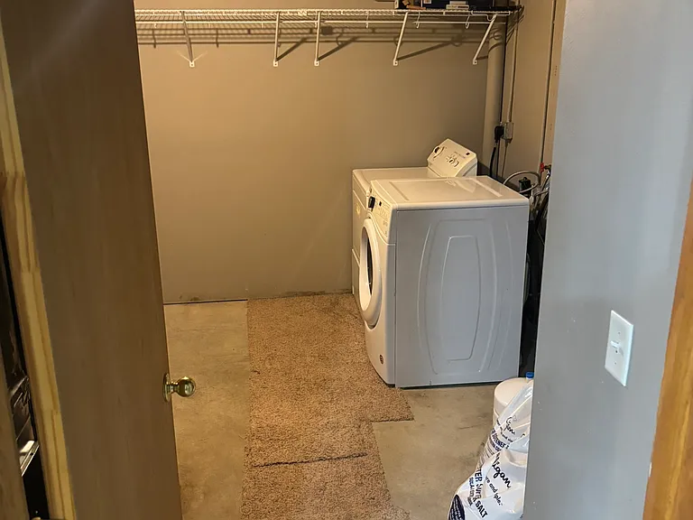 3075 Oxford St — Photo 33