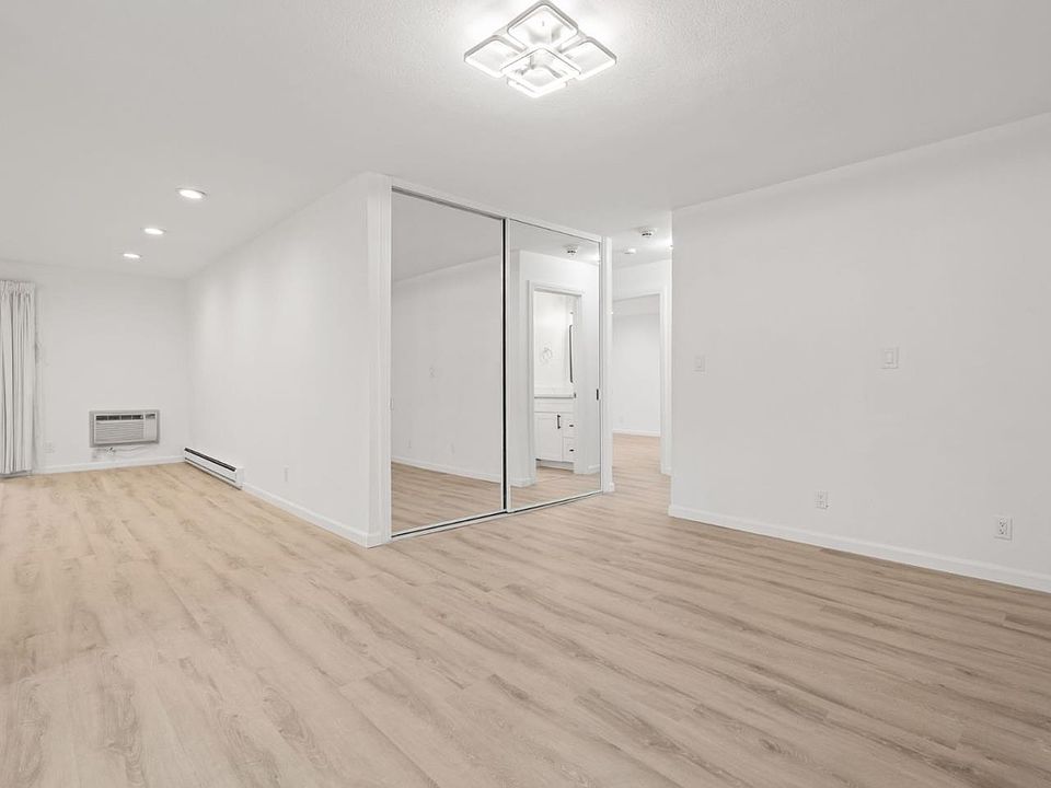 1033 Crestview Dr APT 207, Mountain View, CA 94040 | Zillow