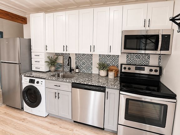 5th image of 2726 Aldrich Ave S #2726