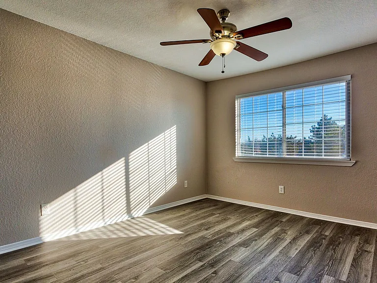 Lake Hefner Townhomes — Photo 28