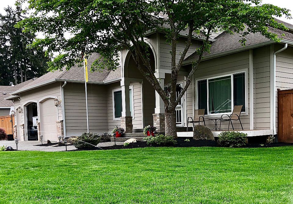2nd image of 10906 215th Avenue Ct E