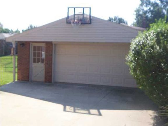2nd image of 3112 Pomeroy Dr