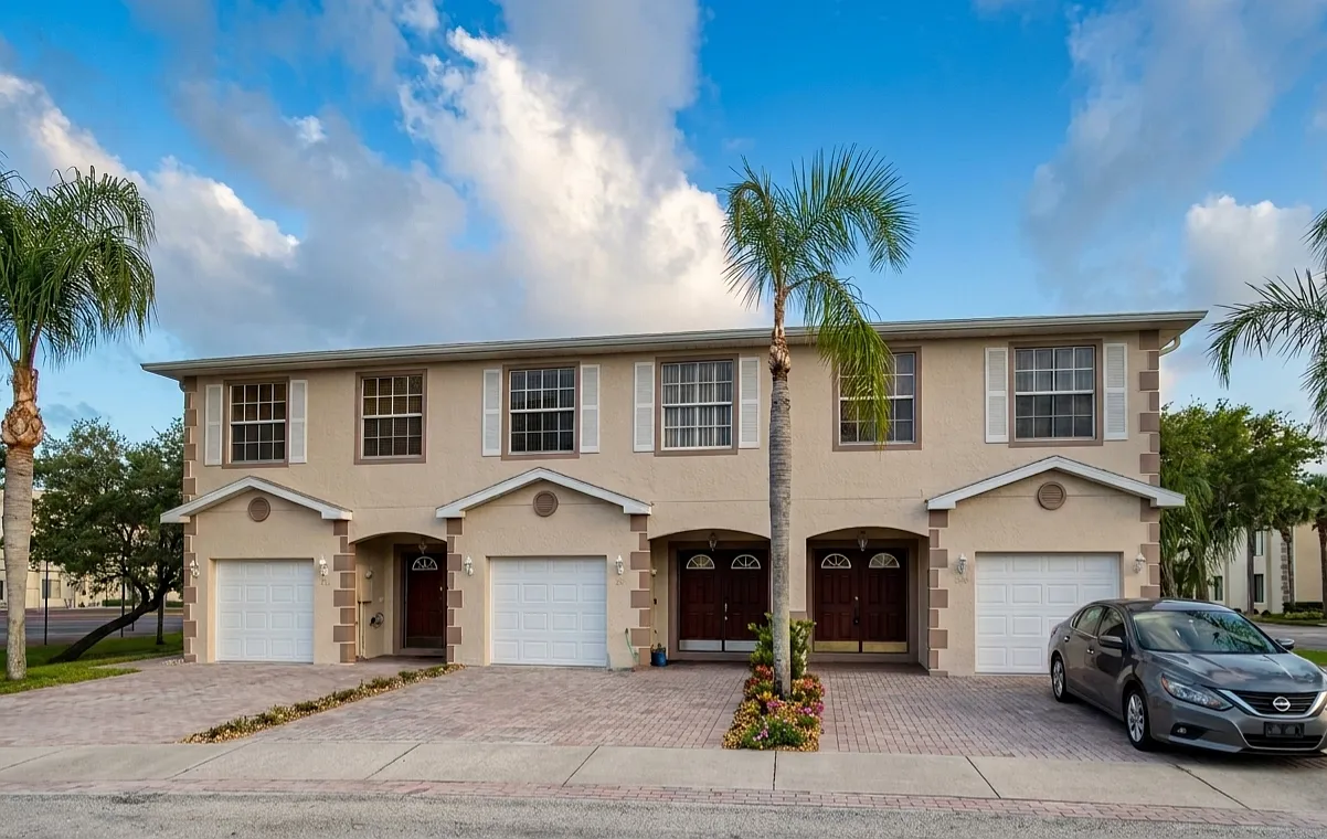3 bed, 2.5 bath, 1724 sqft, $2,450 — Photo 3