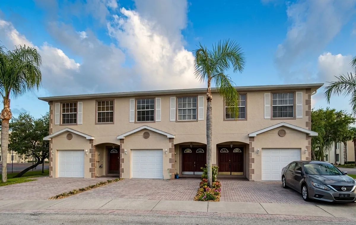 Front Door - Middle Unit - 802 King Neptune Ln