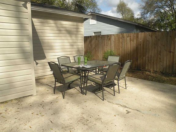 4th image of 1325 Blossom Cir
