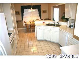 4th image of 2535 Graham St