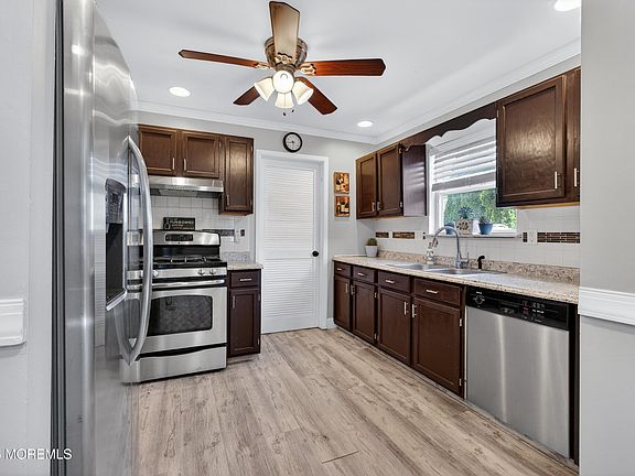 4th image of 6 Red Maple Drive