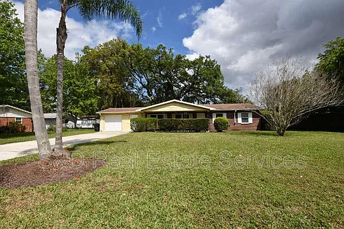 1424 Phyllis St Photo 1