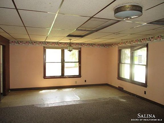 4th image of 1016 N 10th St