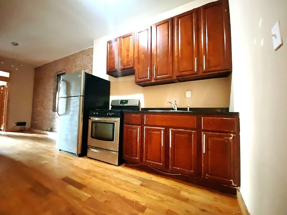 1st image of 420 Melrose St APT 2