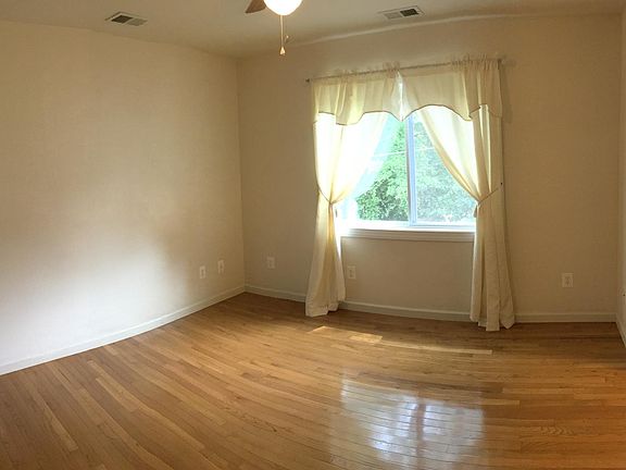 3rd image of 6818 Red Bird Ln