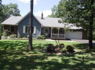 12159 Foxwoods Dr, De Soto, MO 63020