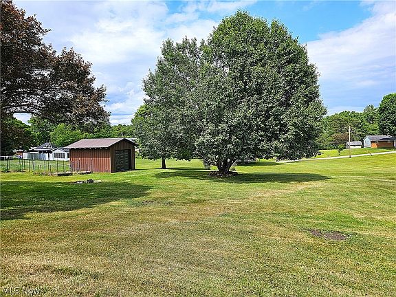 3rd image of 280 Meadow Ln