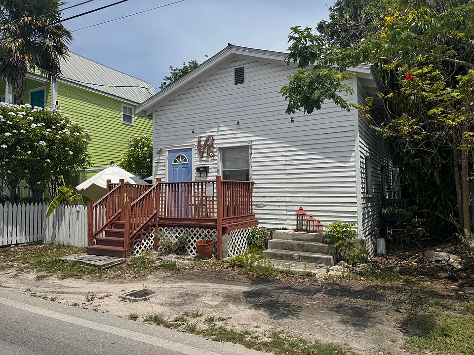 2nd image of 210 Angela St