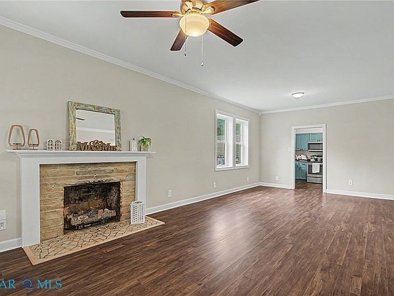 3rd image of 2800 Kingsdale Rd