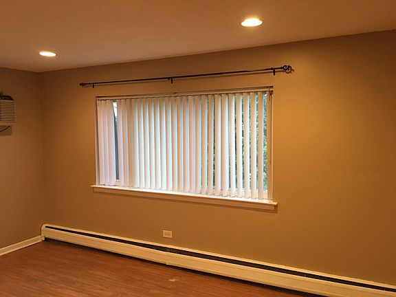3rd image of 9955 Linda Ln