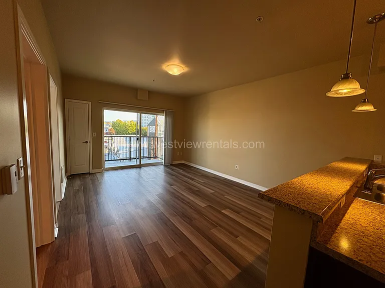 200 E Maple St — Photo 198