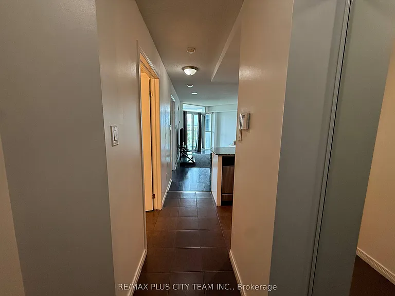 9 George St N #2114 — Photo 8
