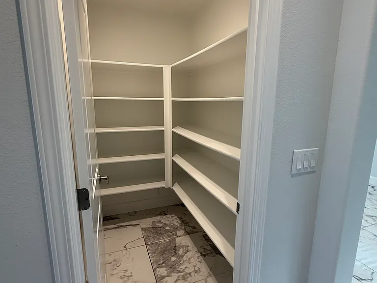 1600 Ranch Ln — Photo 3
