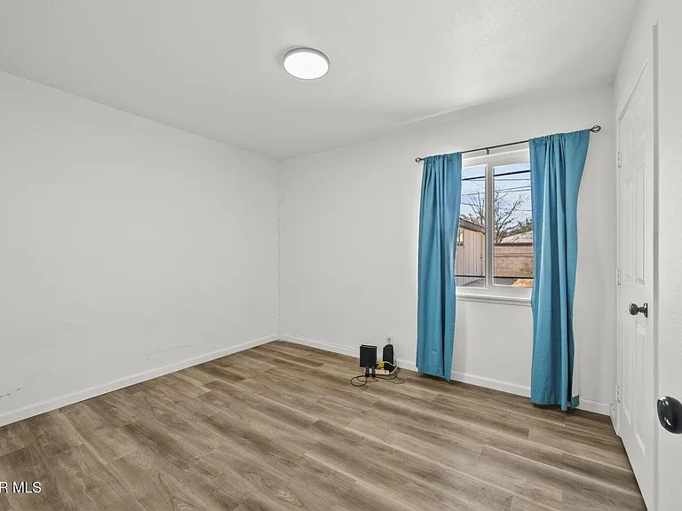 1135 W Pillsbury St #1135 — Photo 14