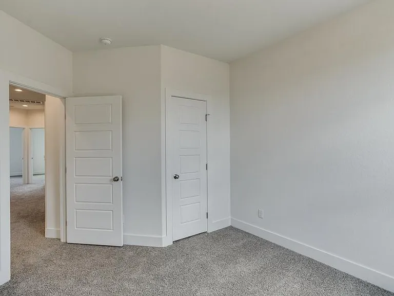 206 Topaz #1502 — Photo 27