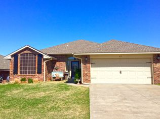 613 Shadowlake Rd, Norman, OK 73071