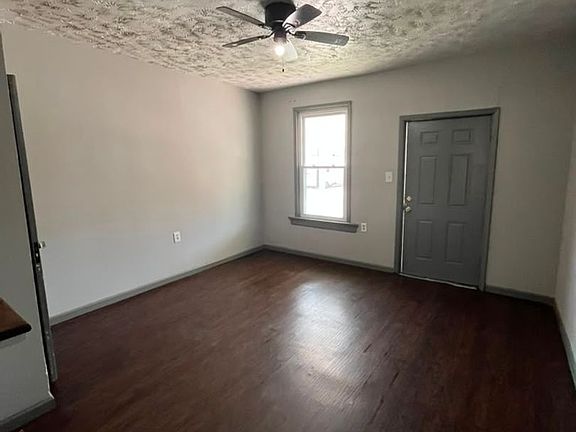 3rd image of 3926 Decoursey Ave Unit 1