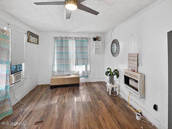 5th image of 317 Peach St