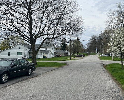 4th image of 107 W Sargent St
