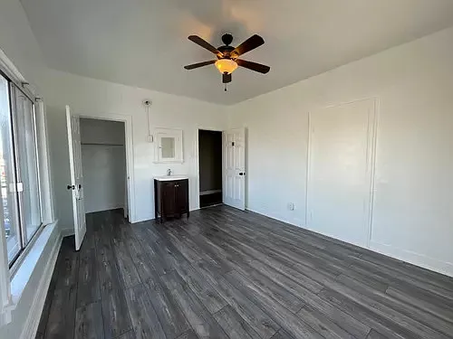 200 W Grand Ave #4 — Photo 9