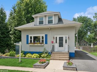 32 Anderson Blvd, Geneva, IL 60134