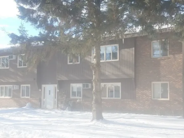 518 Oak Ave, Hinckley, MN