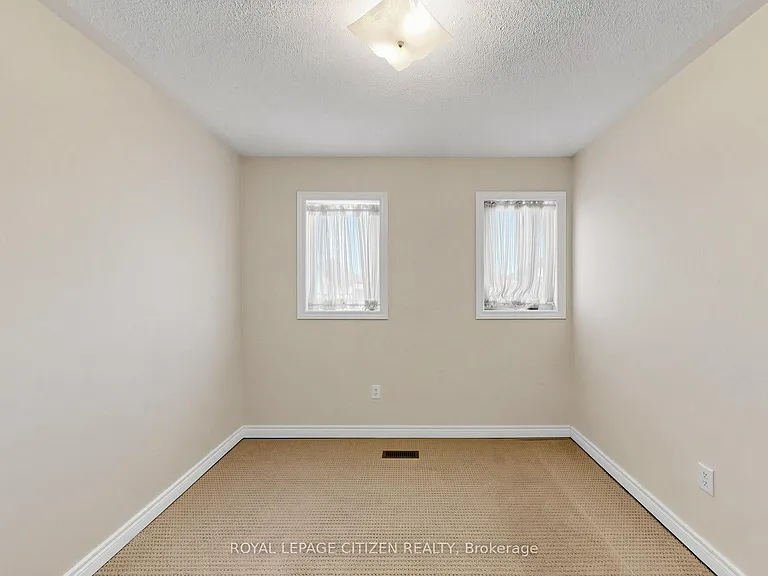 23 Planter Cres #UPPER — Photo 12