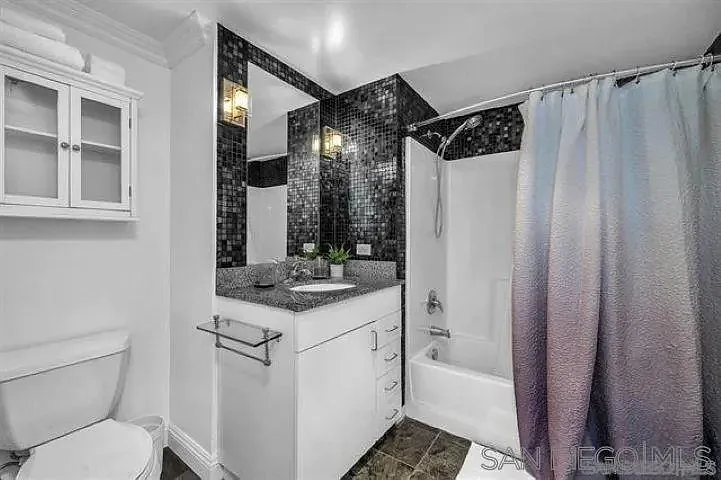 425 W Beech St #1354 — Photo 6